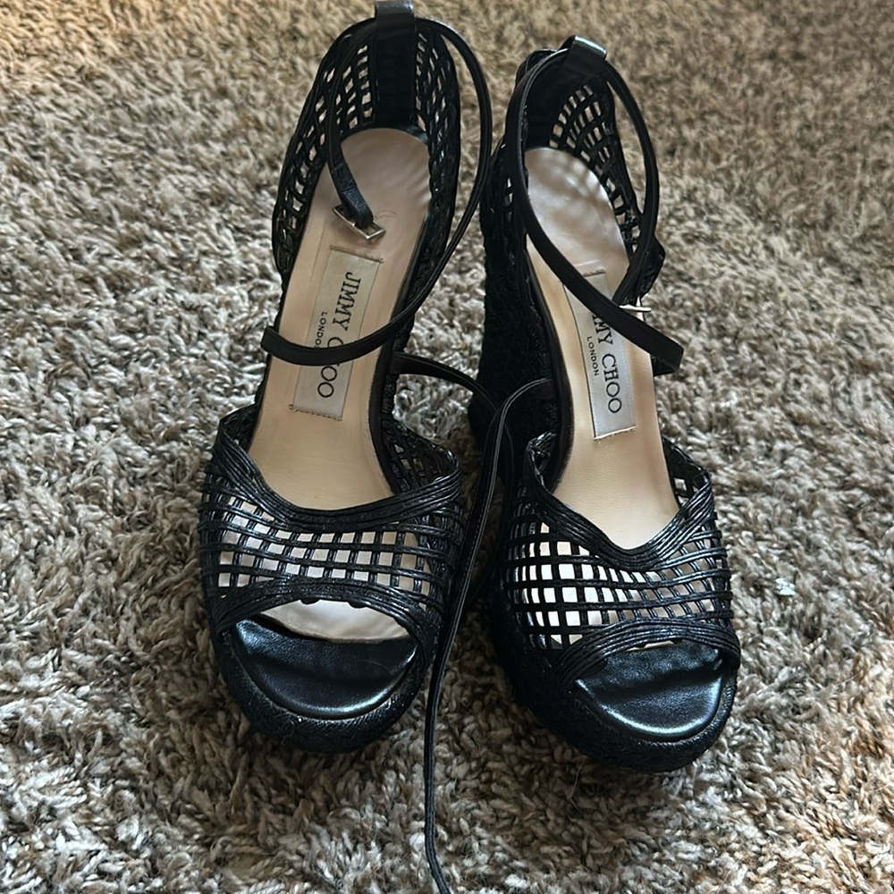 JIMMY CHOO
Leather Espadrilles